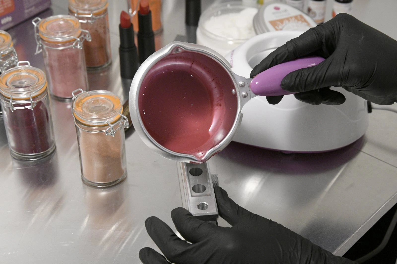 Conception et formulation en laboratoire d’un rouge à lèvres mat, longue tenue et hypoallergénique